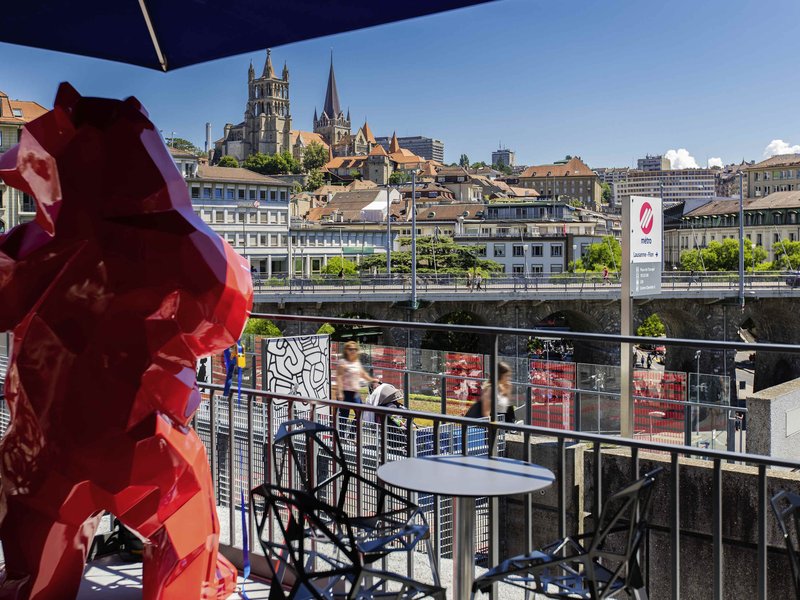 ibis styles lausanne center mad house