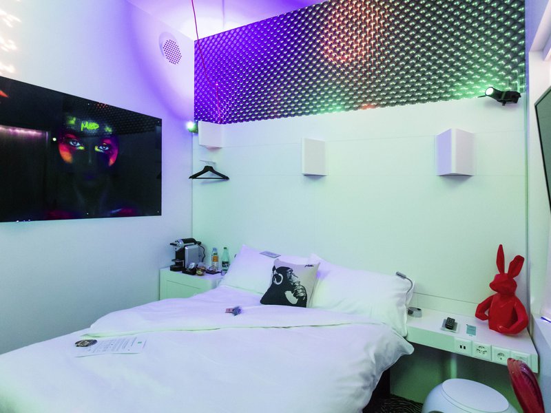 ibis styles lausanne center mad house