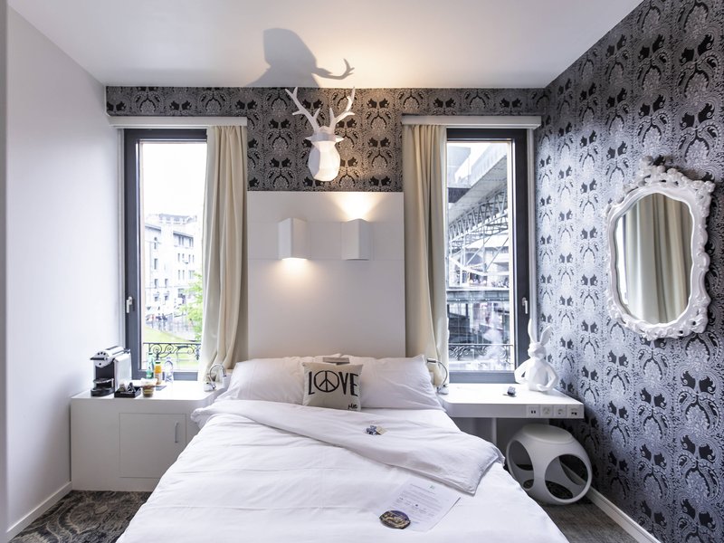 ibis styles lausanne center mad house