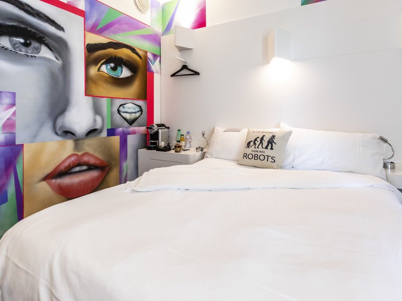 ibis styles lausanne center mad house