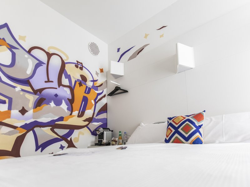 ibis styles lausanne center mad house