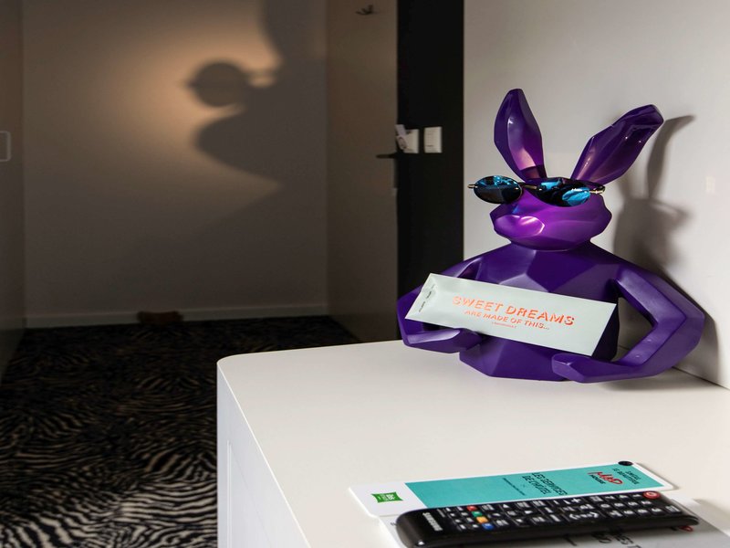 ibis styles lausanne center mad house