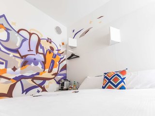 ibis styles lausanne center mad house