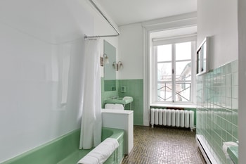 hotel le cavalier m11