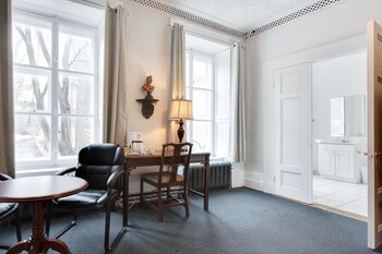 hotel le cavalier m11