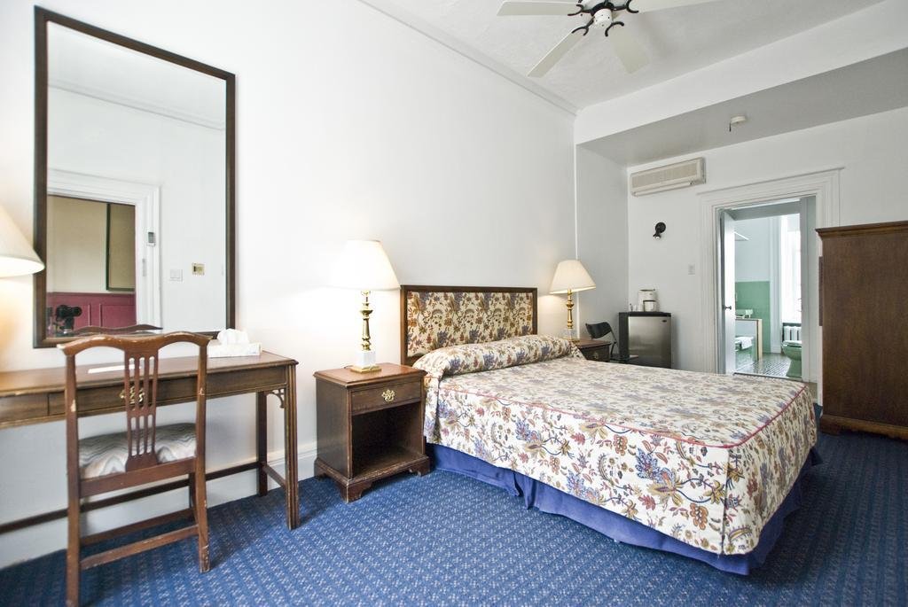 hotel le cavalier m11