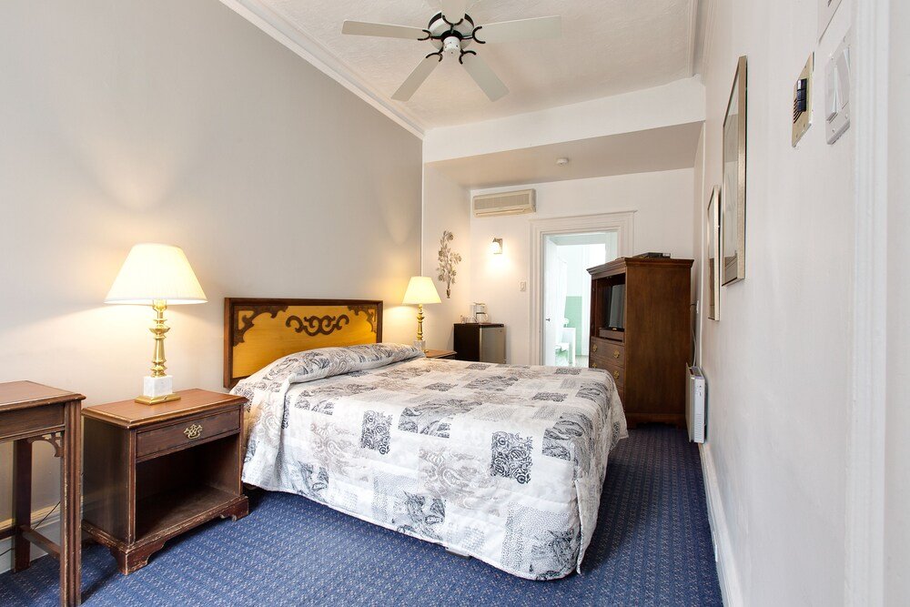 hotel le cavalier m11