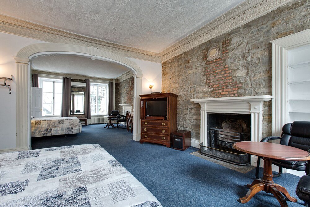 hotel le cavalier m11