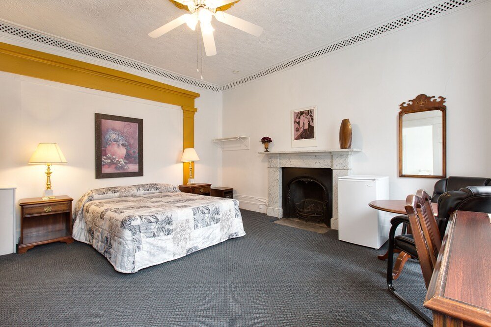 hotel le cavalier m11