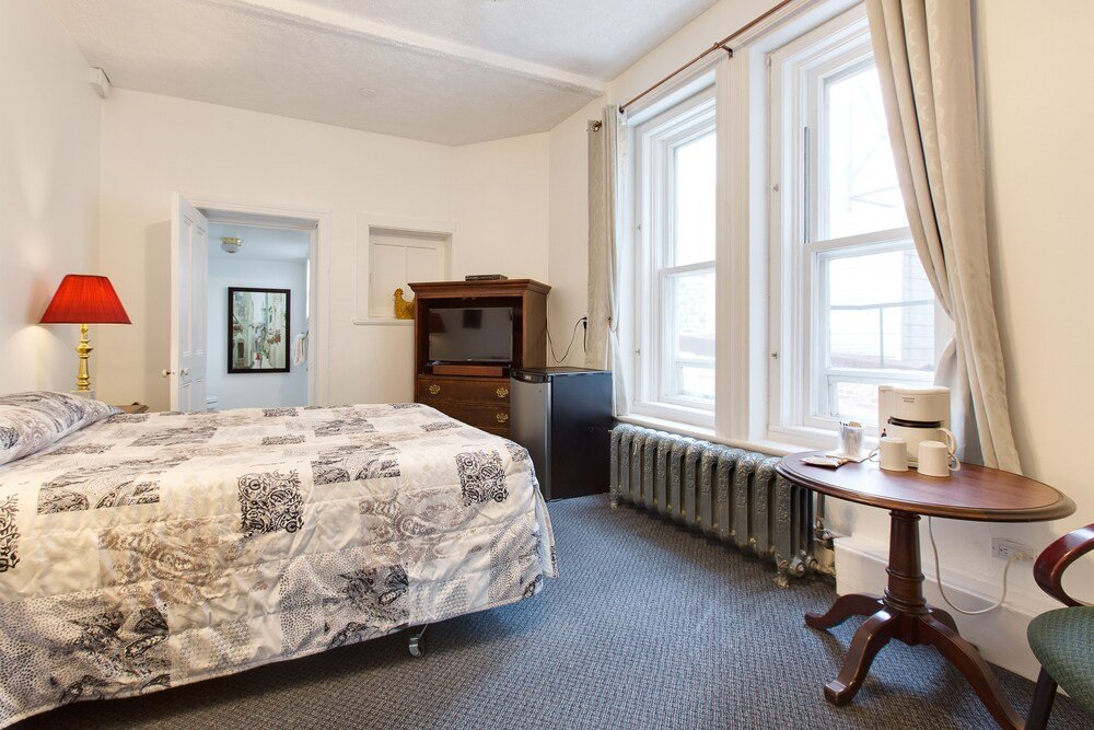 hotel le cavalier m11