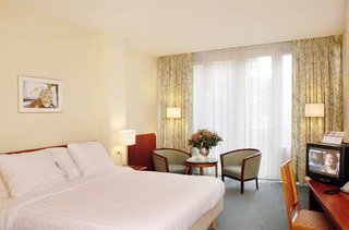 conscious hotel museum square