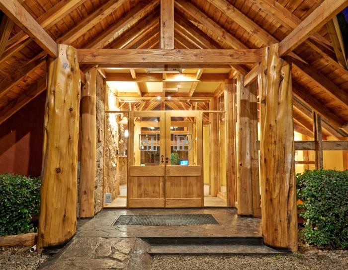 peninsula petit hotel