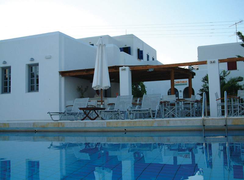 mr and mrs white paros