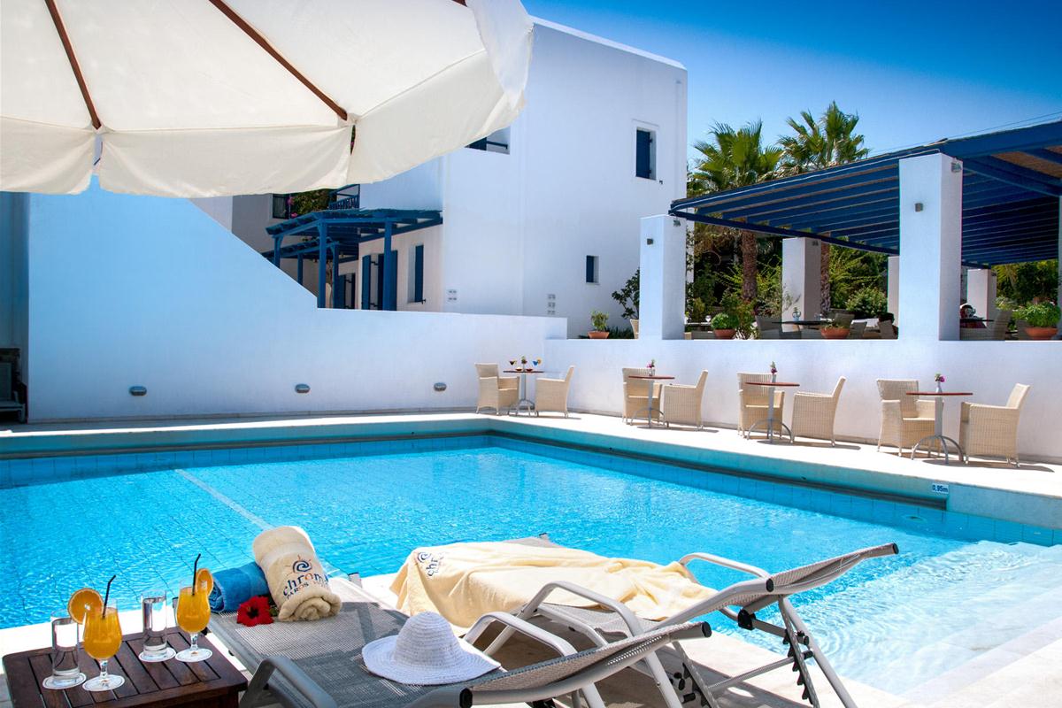 mr and mrs white paros