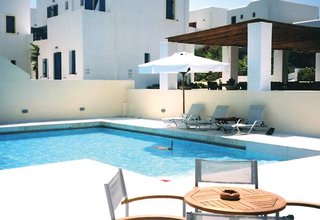 mr and mrs white paros