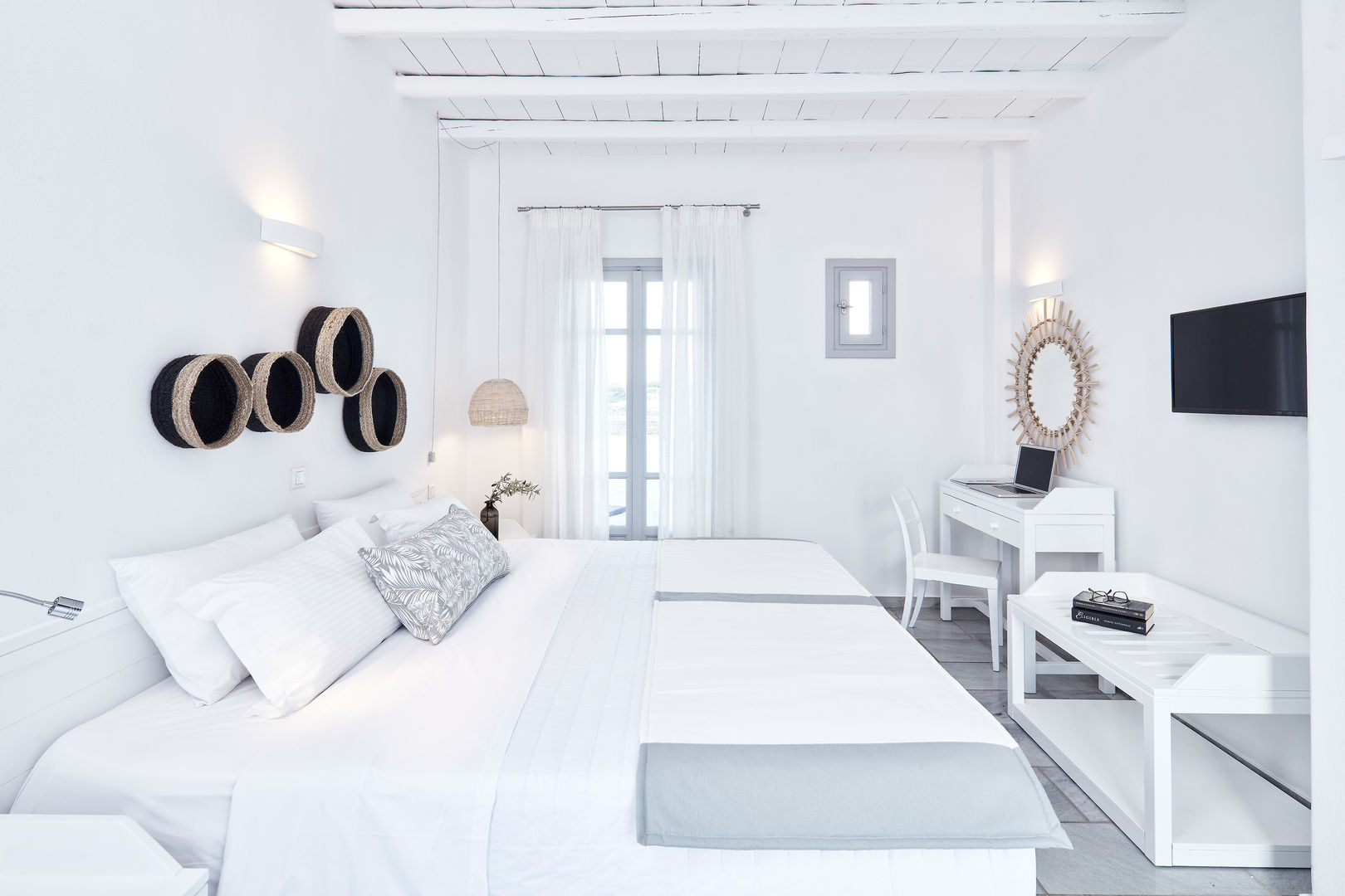 mr and mrs white paros