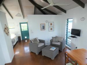 Aroa Kainga Bungalows,Avarua>>Arorangi,3 star
