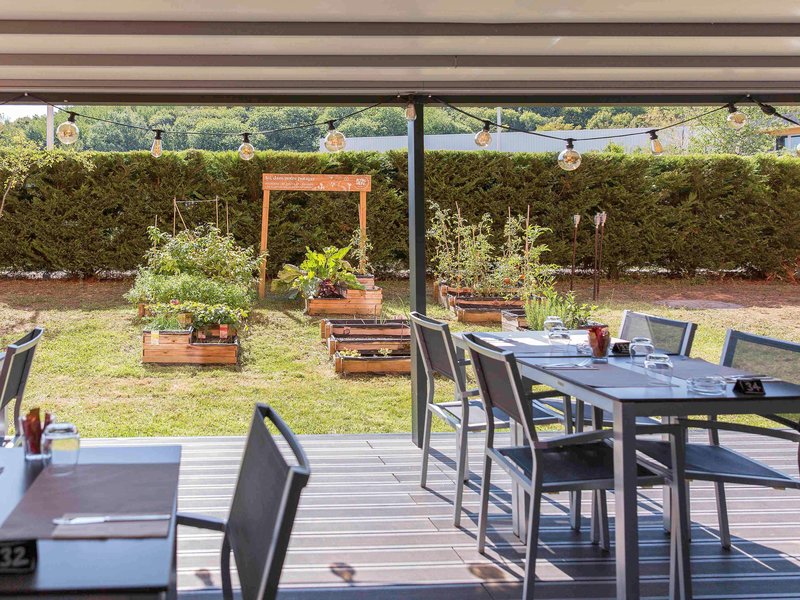 ibis lyon est chaponnay