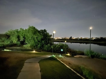 Bayshore Inn,,2 star