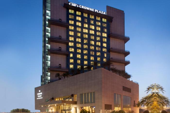 crowne plaza rohini