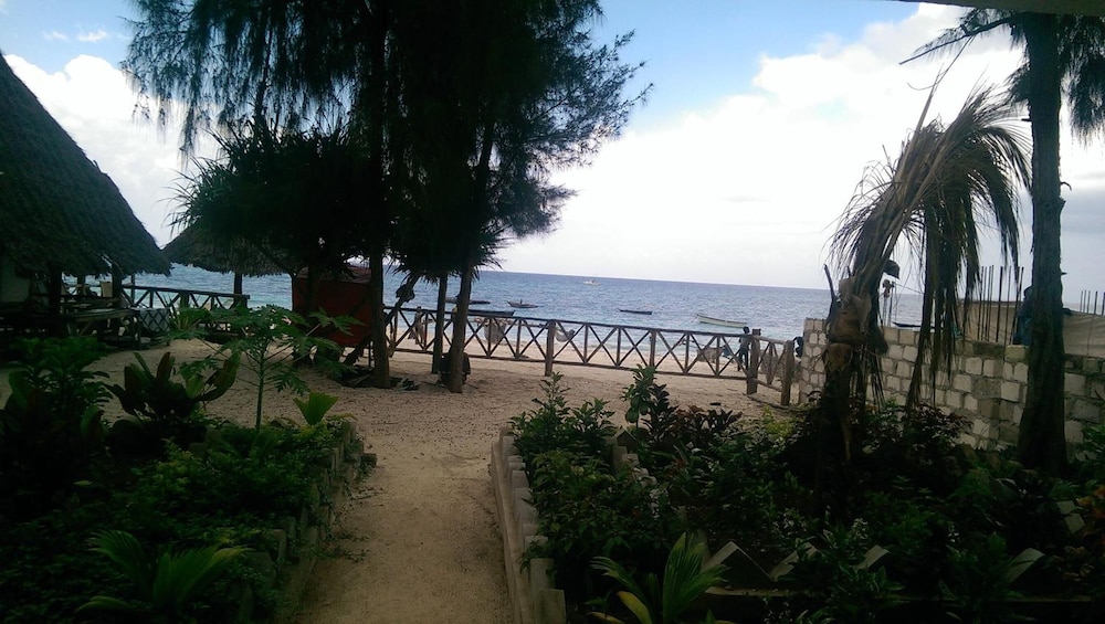 union beach bungalows