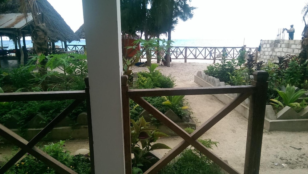 union beach bungalows