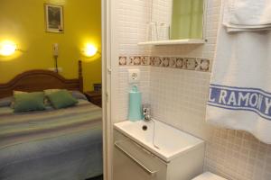 hostal ramon y cajal
