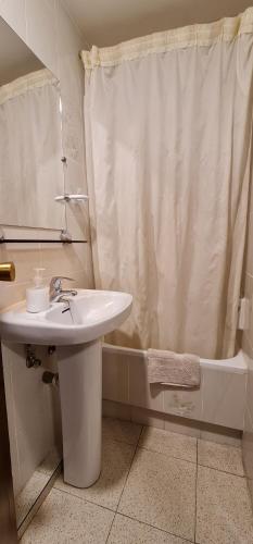 hostal ramon y cajal