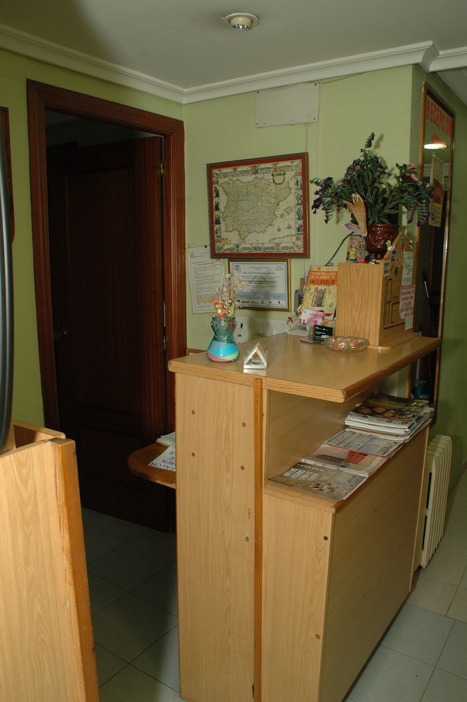 hostal ramon y cajal