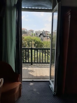 hotel saint charles and coliving