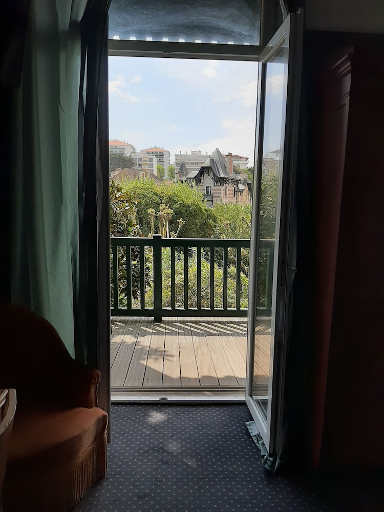 hotel saint charles and coliving