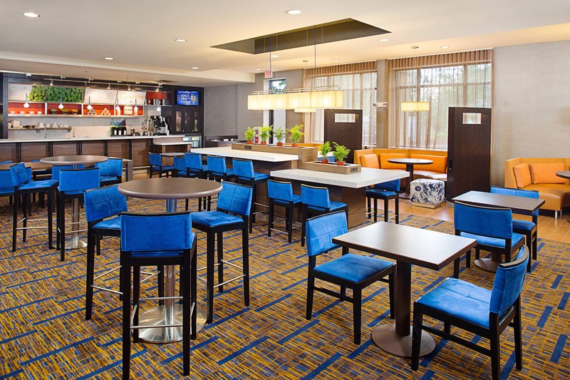 Courtyard By Marriott Montvale