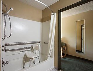 super 8 by wyndham mayfield