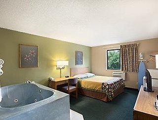 super 8 by wyndham mayfield