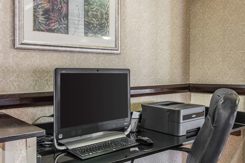 quality inn and suites memphis east