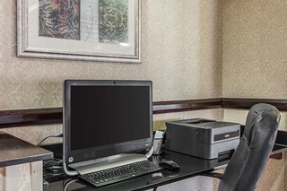 quality inn and suites memphis east