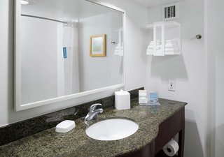 hampton inn and suites memphis beale street