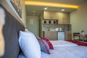 zodiac hotel apartments