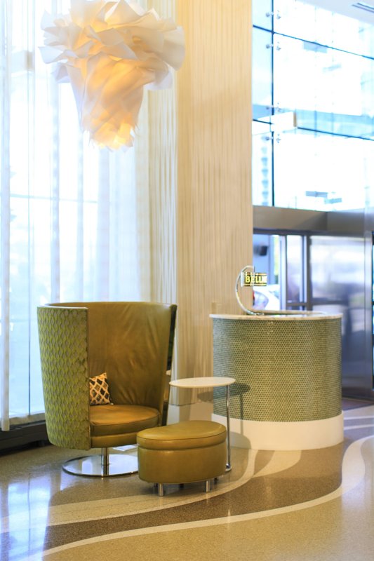 renaissance arlington capital view hotel