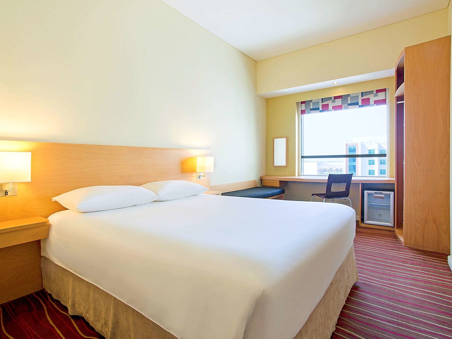 ibis dubai mall of the emirates hotel