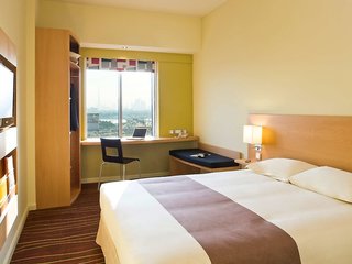ibis dubai mall of the emirates hotel