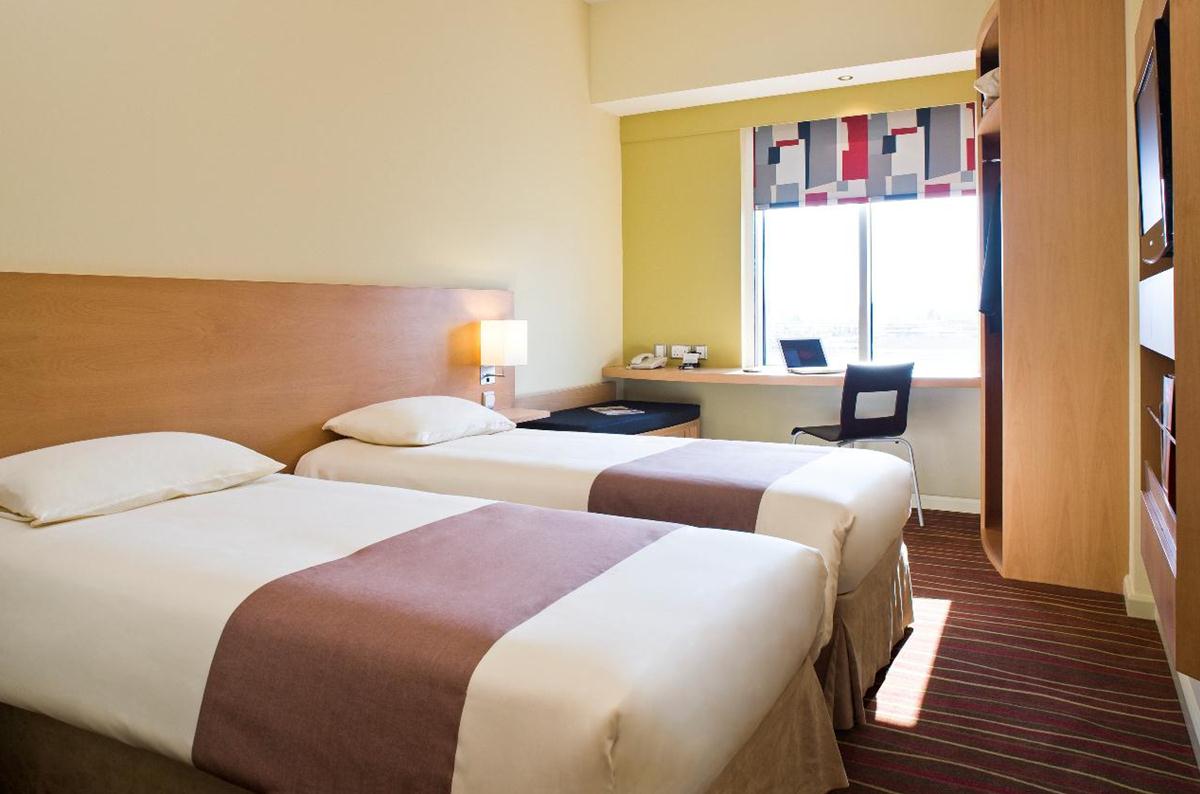 ibis dubai mall of the emirates hotel