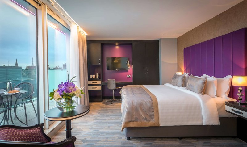 the trinity city hotel