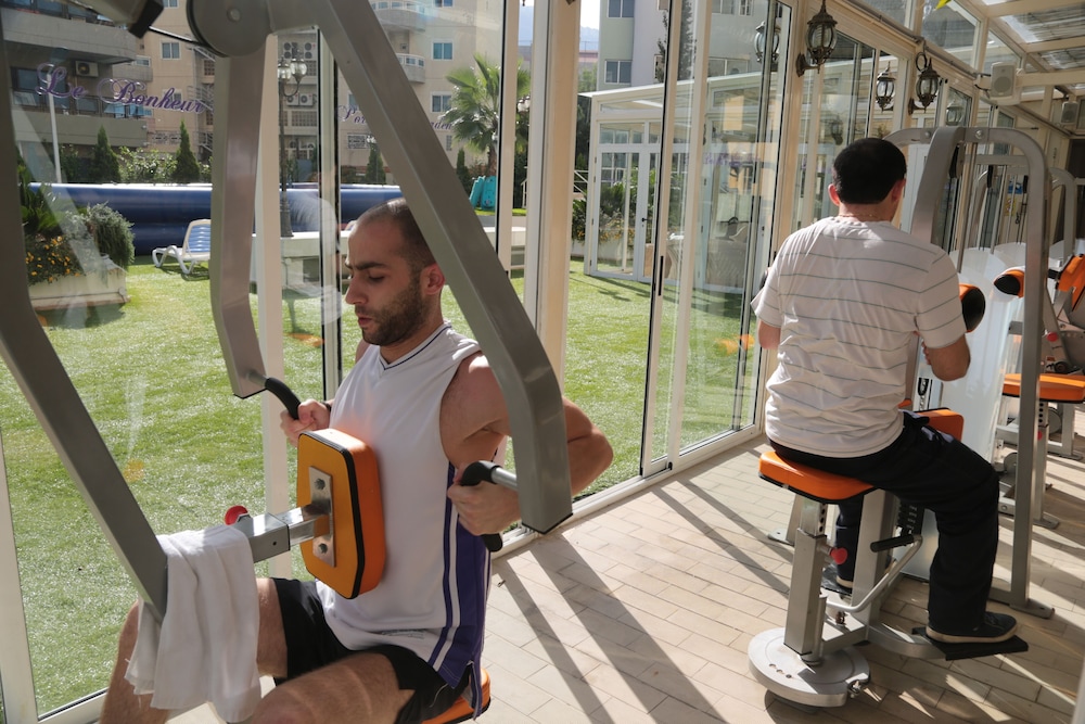 portaluna hotel and resort by reston