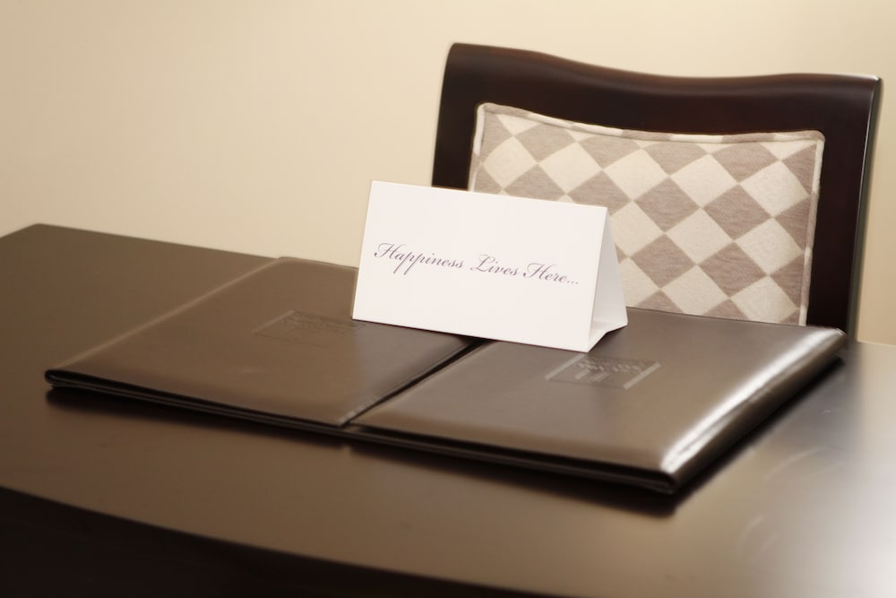 portaluna hotel and resort by reston