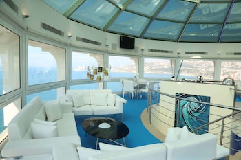 portaluna hotel and resort by reston