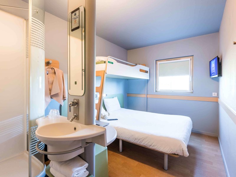 ibis budget amberieu en bugey chateau gaillard a42