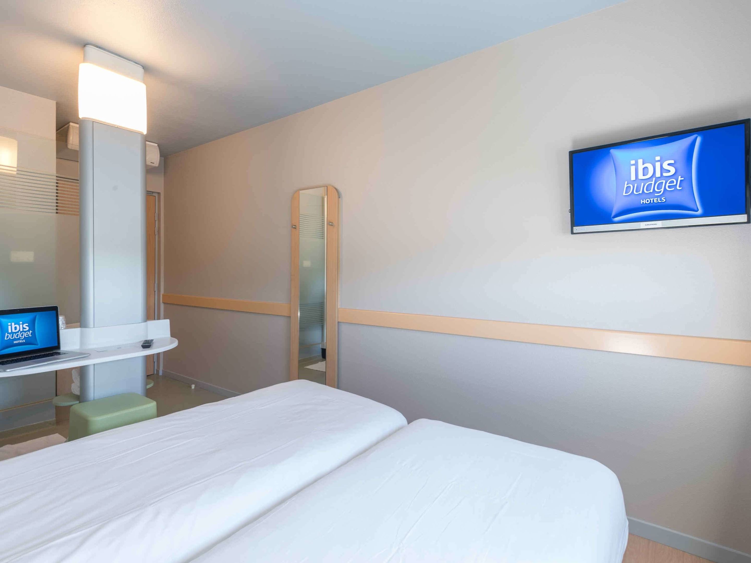 ibis budget amberieu en bugey chateau gaillard a42