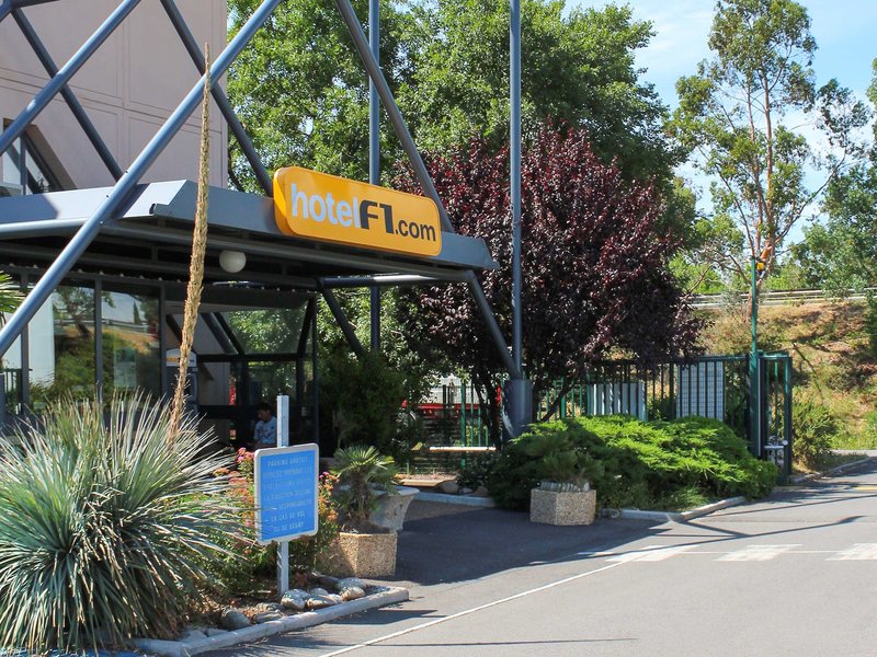 hotelf1 frejus roquebrune sur argens