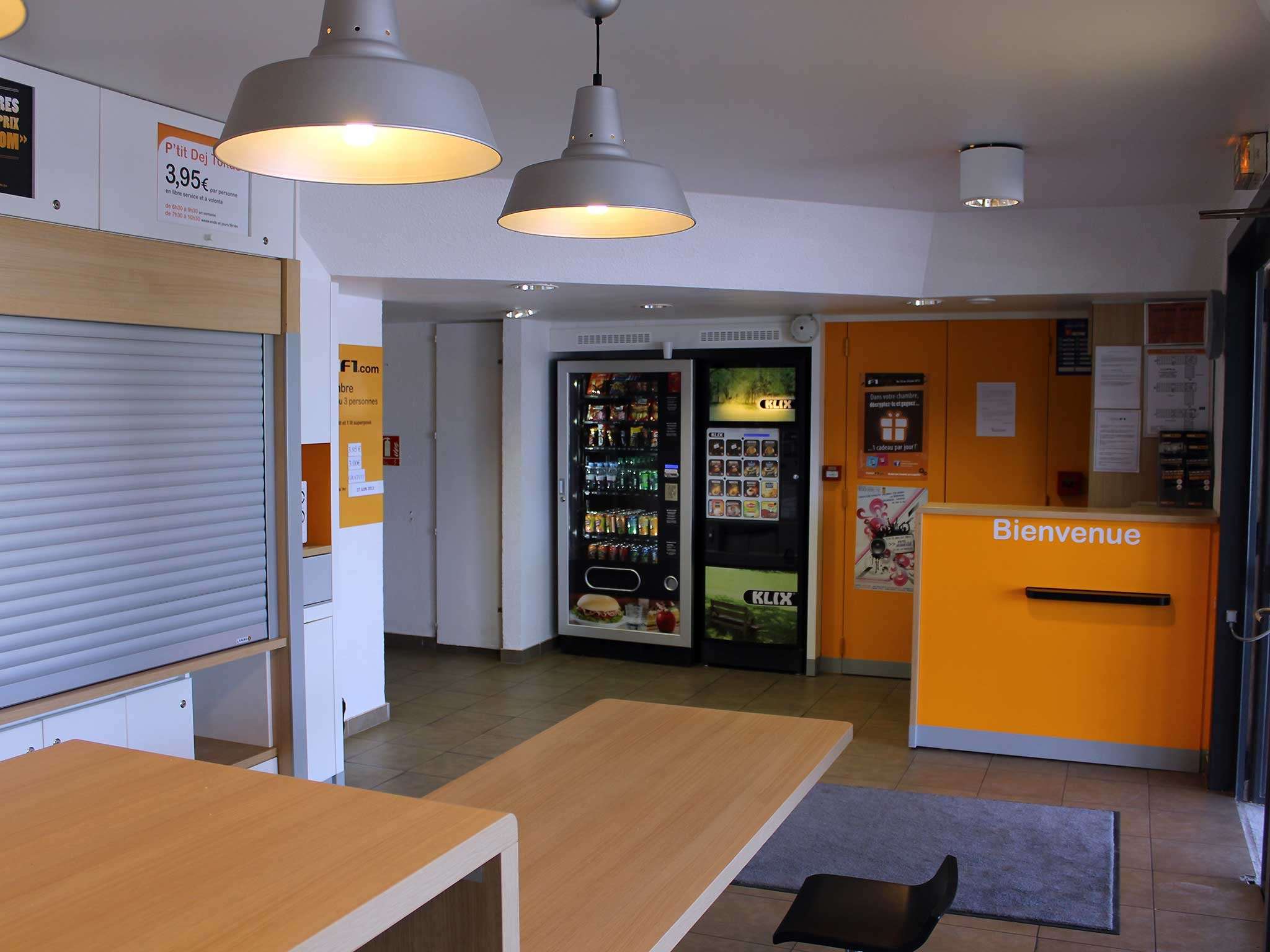 hotelf1 frejus roquebrune sur argens